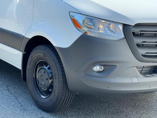 2025 Mercedes-Benz Sprinter 2500 High Roof