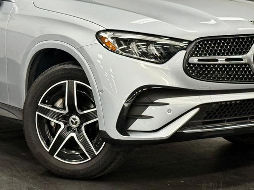 Cirrus Silver Metallic 2025 Mercedes-Benz GLC 350e Base 4MATIC