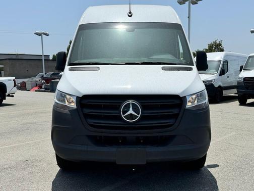 2024 Mercedes-Benz eSprinter 2500 170 WB High Roof Cargo