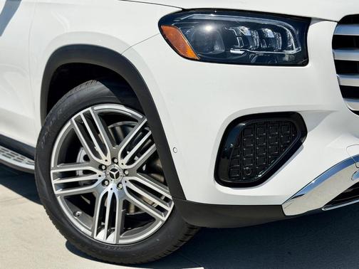 Polar White 2026 Mercedes-Benz GLS 450 4MATIC