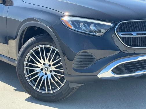 2026 Mercedes-Benz GLC 300 Base