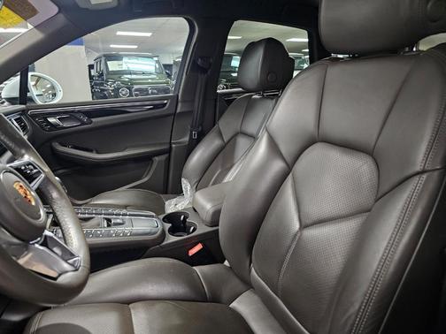 2017 Porsche Macan S