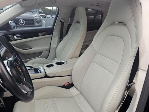 2019 Porsche Panamera Base