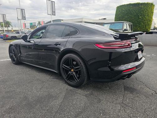 2019 Porsche Panamera Base