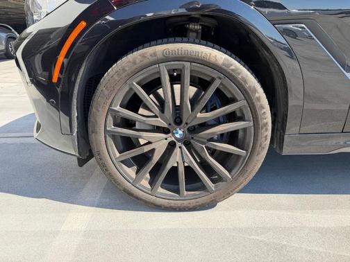 2023 BMW X6 M50i