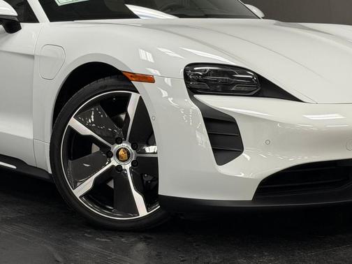 White 2023 Porsche Taycan Base