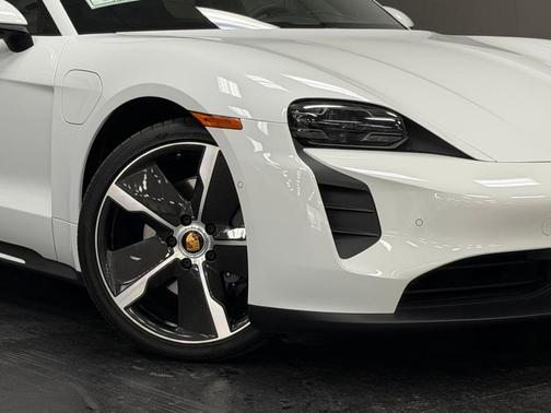 White 2023 Porsche Taycan Base