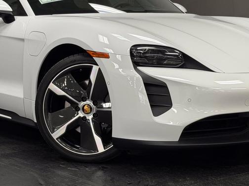White 2023 Porsche Taycan Base