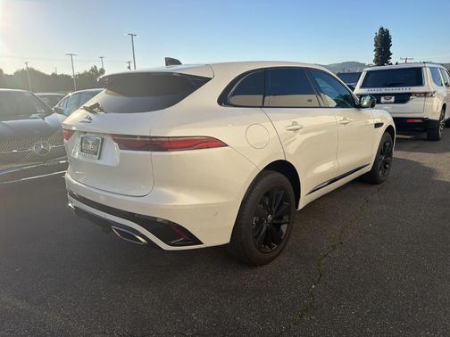 2024 Jaguar F-PACE P400 R-Dynamic S