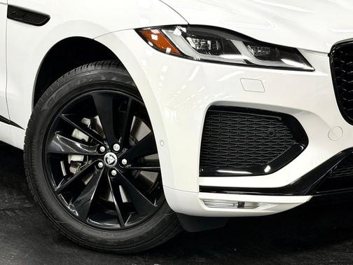 2024 Jaguar F-PACE P400 R-Dynamic S