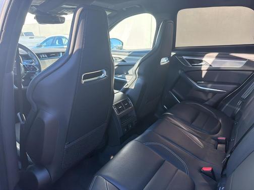 2024 Jaguar F-PACE P400 R-Dynamic S