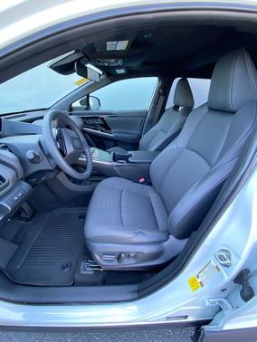 Wind Chill Pearl 2025 Toyota bZ4X XLE
