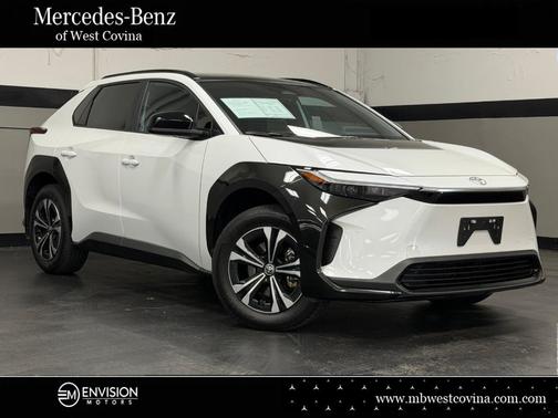 Wind Chill Pearl 2025 Toyota bZ4X XLE