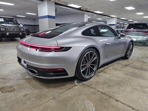 2023 Porsche 911 Carrera 4