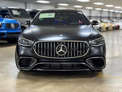 2025 Mercedes-Benz AMG S 63 E Base