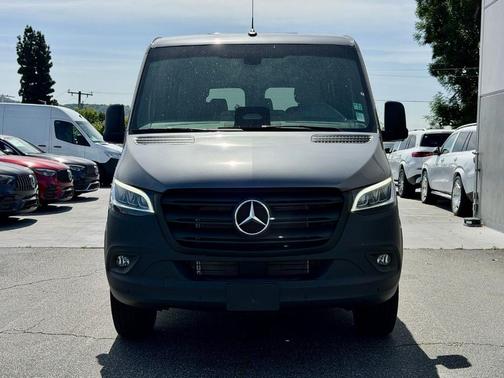 2026 Mercedes-Benz Sprinter 2500 144 WB Standard Roof Crew