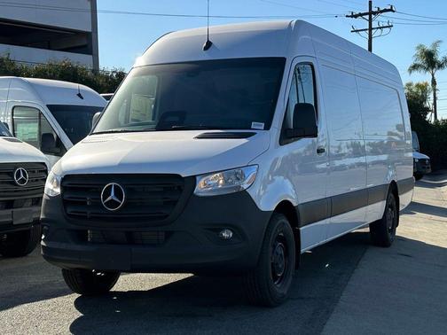 Arctic White 2025 Mercedes-Benz Sprinter 2500 170 WB High Roof Extended Cargo