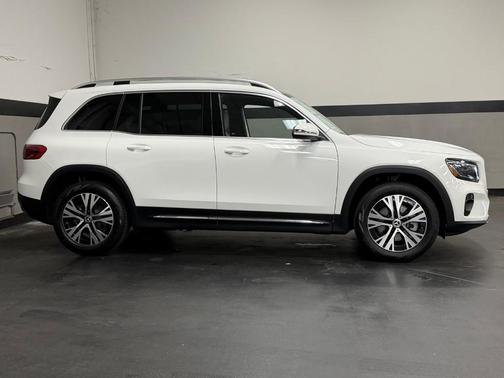 Polar White 2026 Mercedes-Benz GLB 250 Base