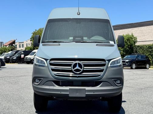 2025 Mercedes-Benz Sprinter 2500 Standard Roof