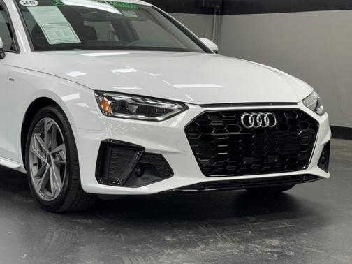2025 Audi A4 45 S line quattro Premium