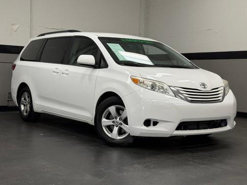 2015 Toyota Sienna LE