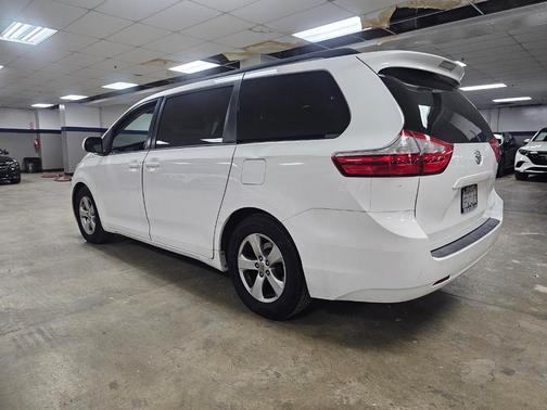 2015 Toyota Sienna LE