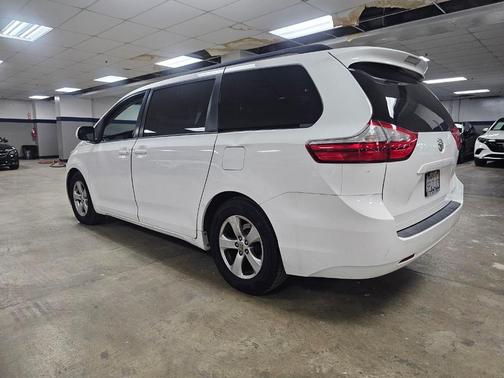 2015 Toyota Sienna LE