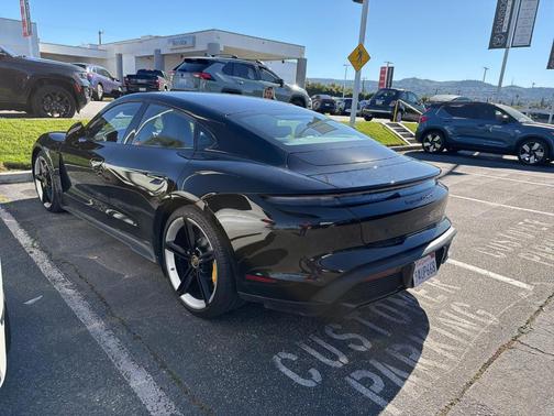 2022 Porsche Taycan Turbo S