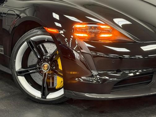 2022 Porsche Taycan Turbo S