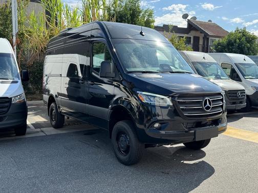 2025 Mercedes-Benz Sprinter 2500 144 WB Standard Roof Passenger