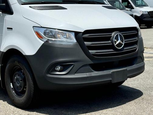 2024 Mercedes-Benz eSprinter 2500 170 WB High Roof Cargo