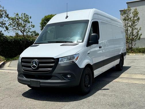 2024 Mercedes-Benz eSprinter 2500 170 WB High Roof Cargo