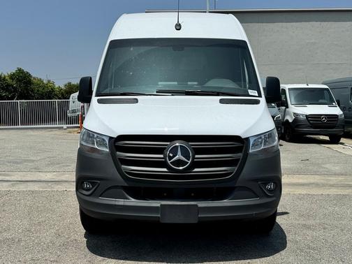 2024 Mercedes-Benz eSprinter 2500 170 WB High Roof Cargo