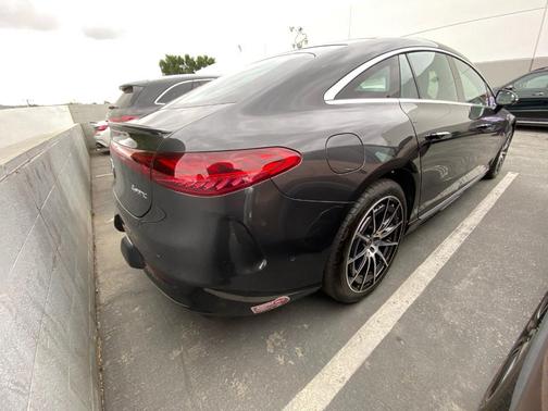 Graphite Gray Metallic 2024 Mercedes-Benz EQS 580 Base 4MATIC