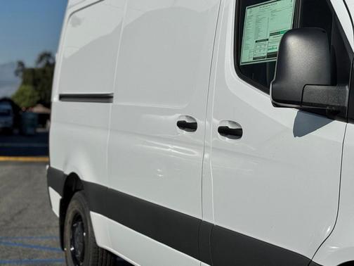 2025 Mercedes-Benz Sprinter 2500 Standard Roof