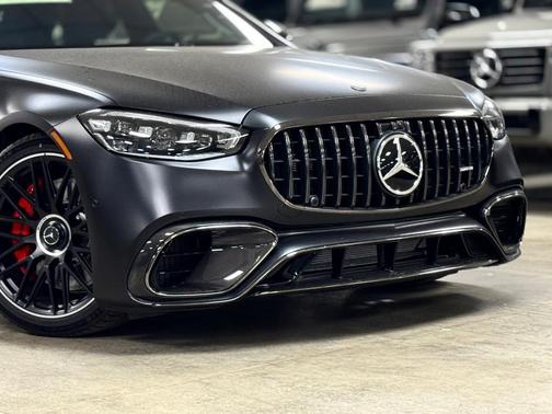 2026 Mercedes-Benz AMG S 63 E Base