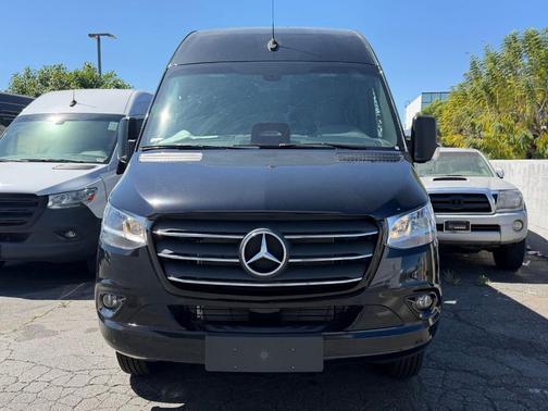 2025 Mercedes-Benz Sprinter 3500XD High Roof