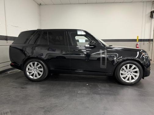2023 Land Rover Range Rover P400 SE