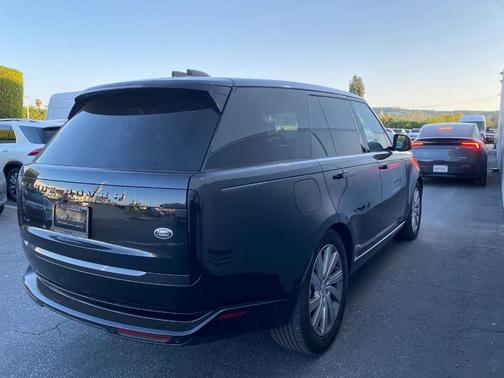 2023 Land Rover Range Rover P400 SE