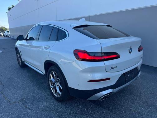 White Metallic 2023 BMW X4 xDrive30i