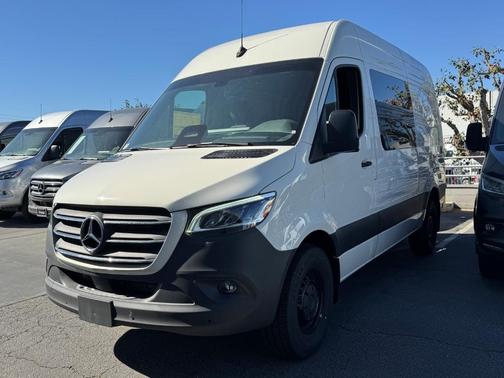 2025 Mercedes-Benz Sprinter 2500 144 WB Standard Roof Crew
