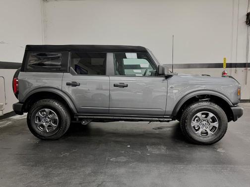 Gray Metallic 2024 Ford Bronco Big Bend