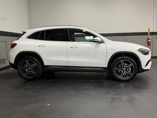 Polar White 2026 Mercedes-Benz GLA 250 Base