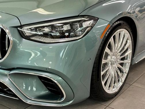 2025 Mercedes-Benz AMG S 63 E Base