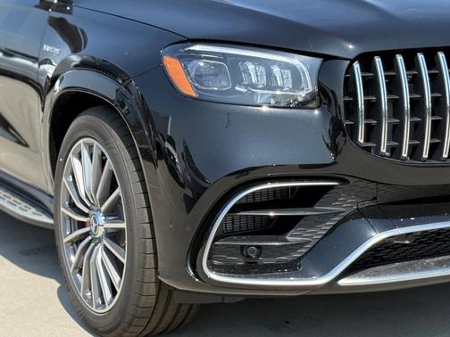 2025 Mercedes-Benz AMG GLS 63 Base