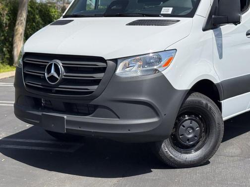 2026 Mercedes-Benz Sprinter 2500 Standard Roof