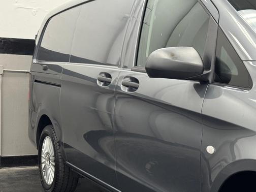 2023 Mercedes-Benz Metris Base