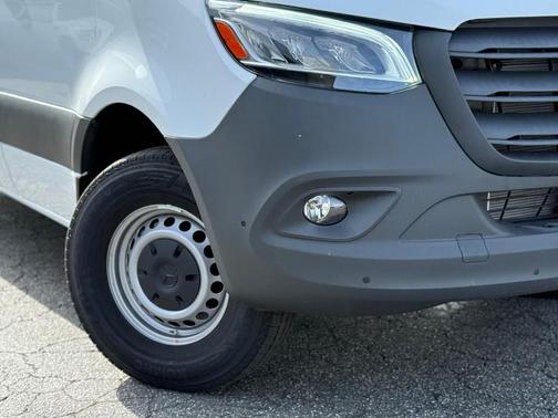 2025 Mercedes-Benz Sprinter 2500 Standard Roof