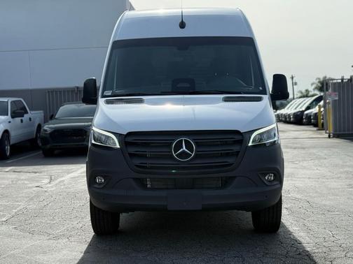 2025 Mercedes-Benz Sprinter 2500 Standard Roof