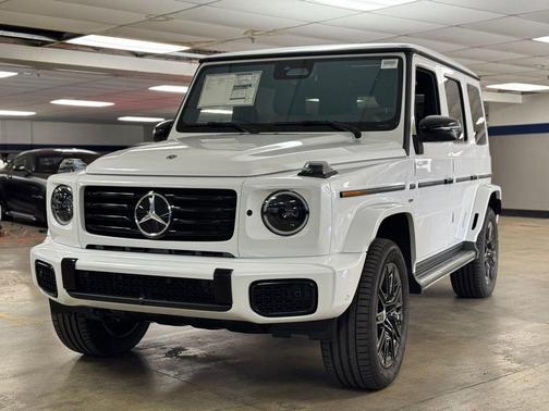 Moon 2025 Mercedes-Benz G-Class Base